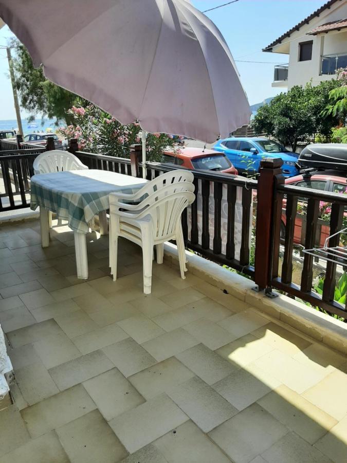 House Kosmas On The Beach سارتي المظهر الخارجي الصورة