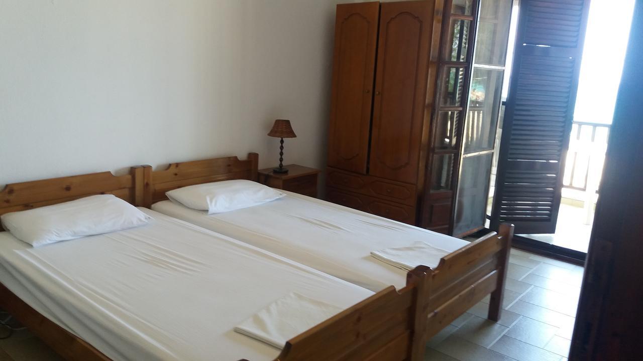 House Kosmas On The Beach سارتي المظهر الخارجي الصورة