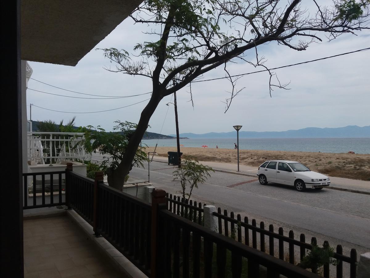 House Kosmas On The Beach سارتي المظهر الخارجي الصورة